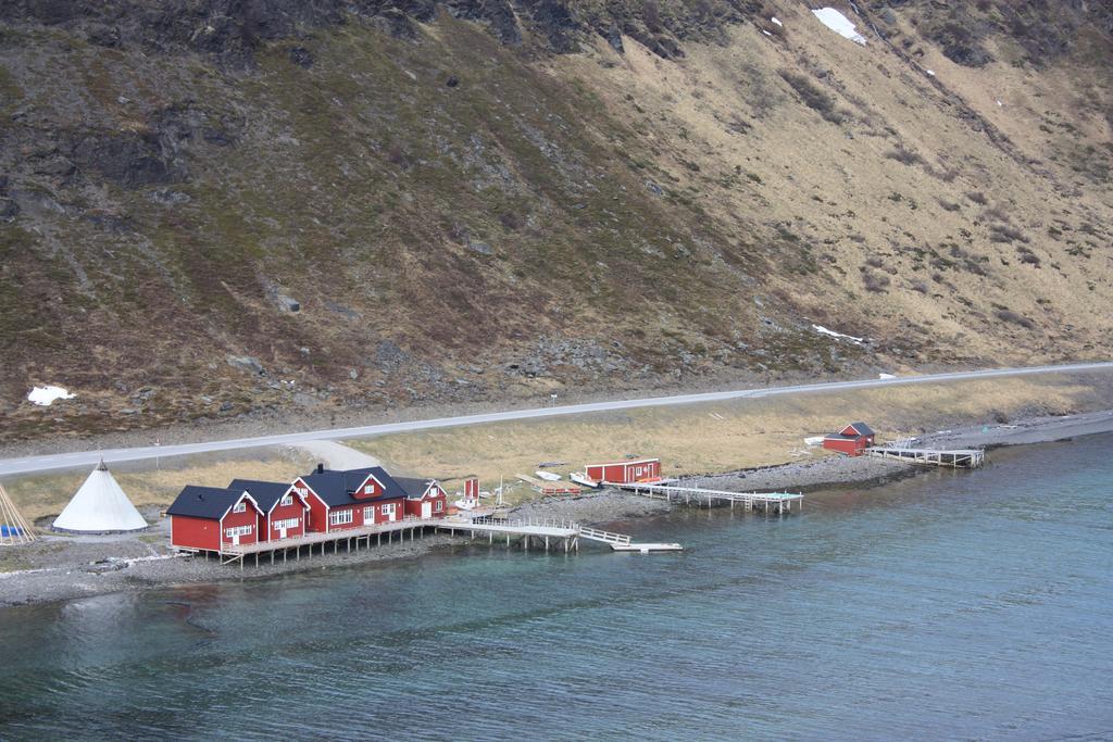 Sarnes Seaside Cabins Honningsvag Exterior photo